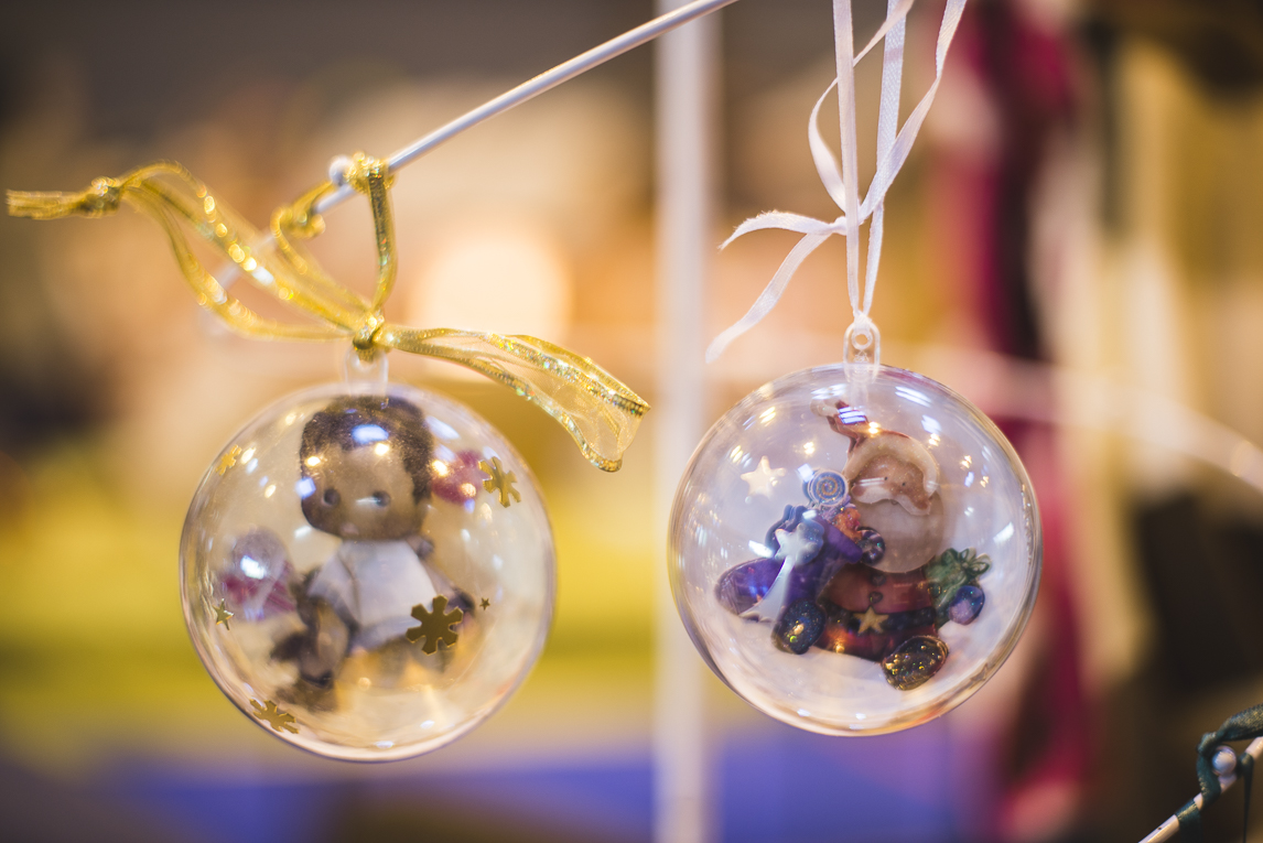 rozimages - photographie d'évènement - évènement communautaire - Marché de Noël 2015 - boules de Noel - Mondavezan, France