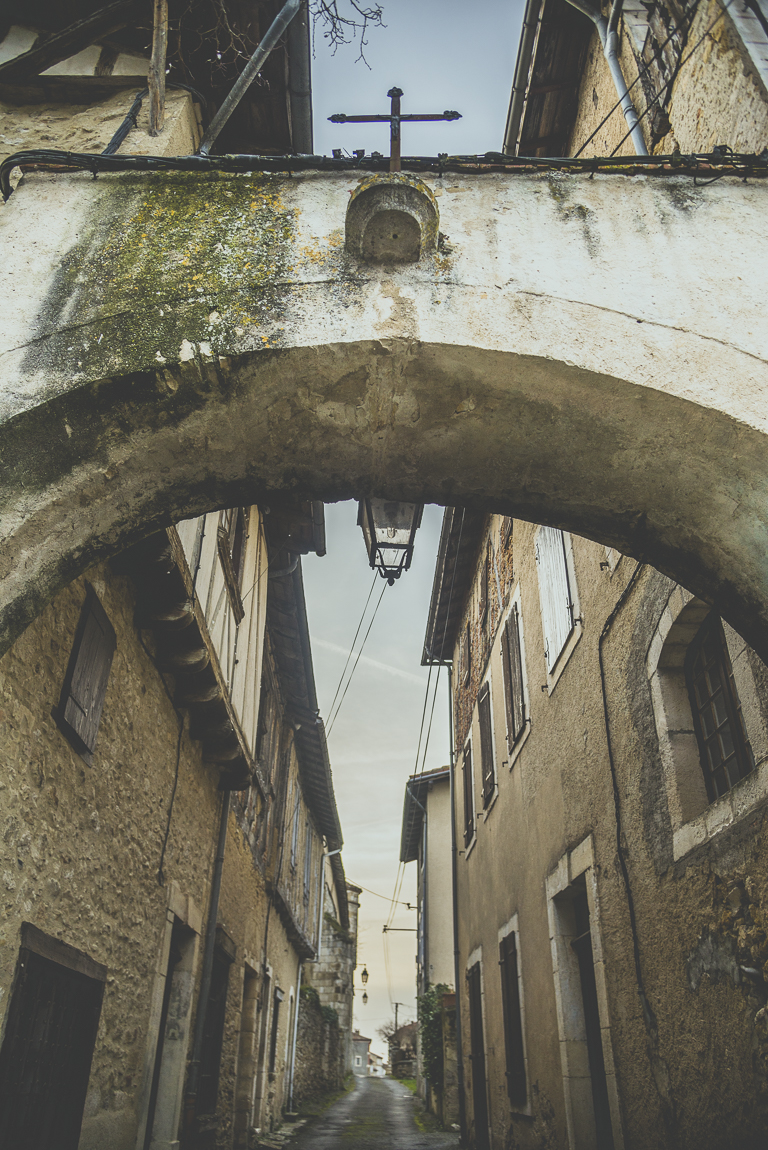 Photo of village Alan - arch above a narrow street - Alan Photographer