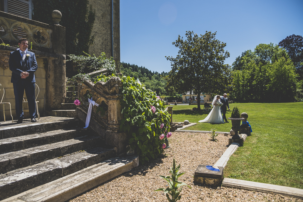 Wedding Photography French château - groom waits for bride - Wedding Photographer