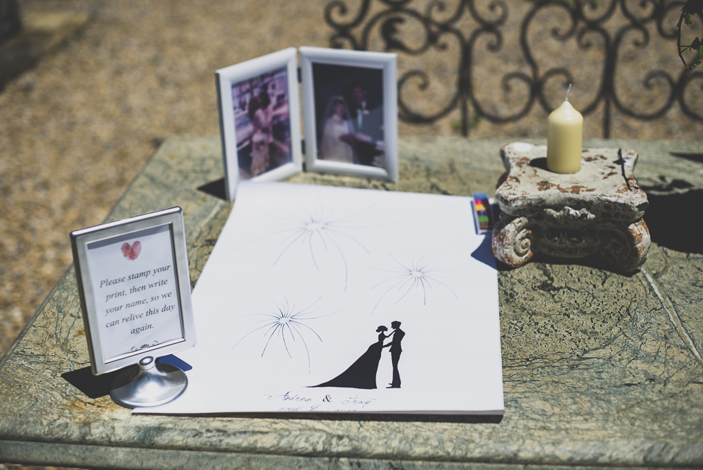 Wedding Photography French châteaus - drawing for finger prints - Wedding Photographer