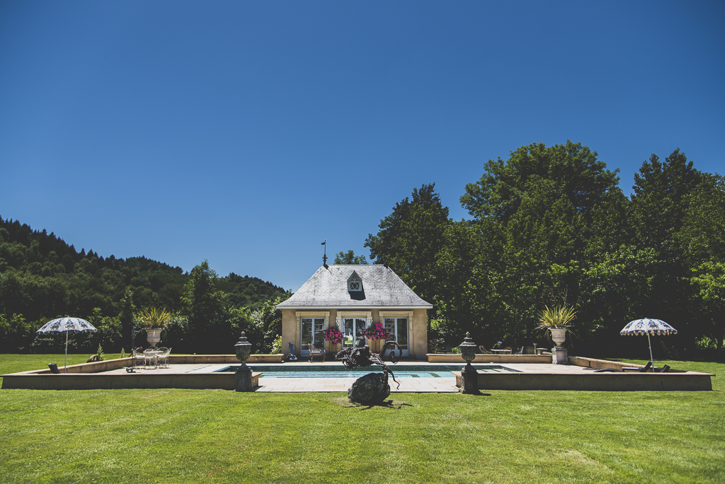 Wedding Photography French château - outdoor pool - Wedding Photographer