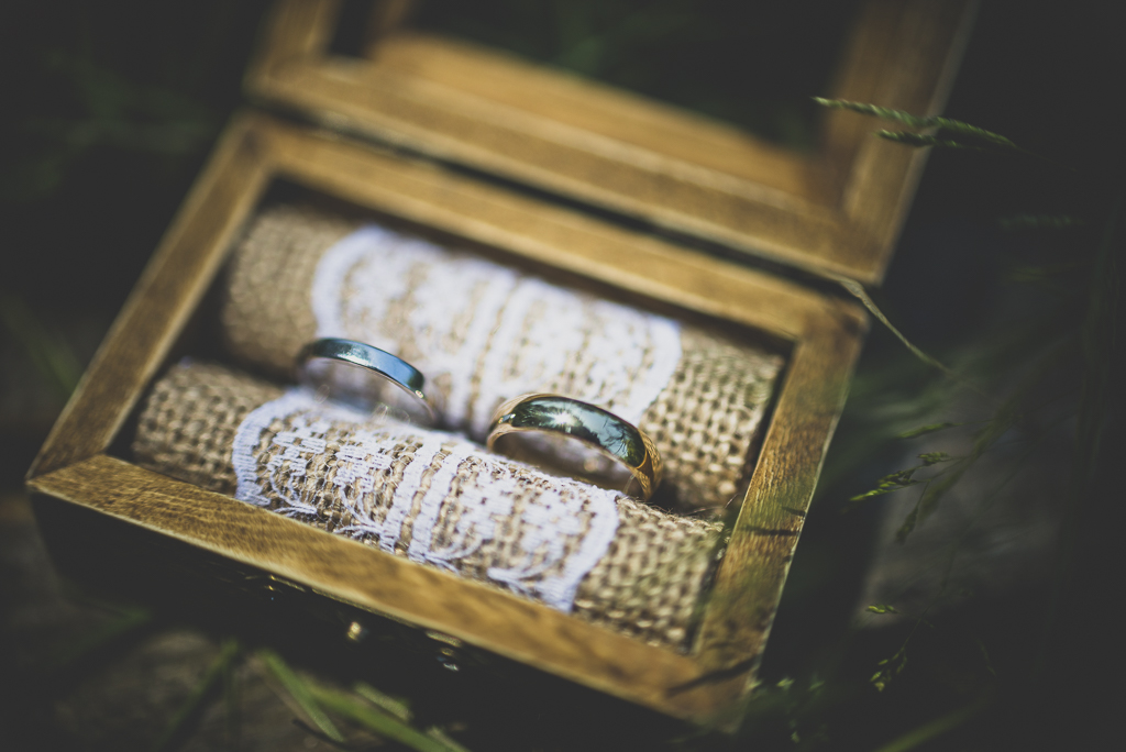 Wedding Photography French château - rings close up - Wedding Photographer
