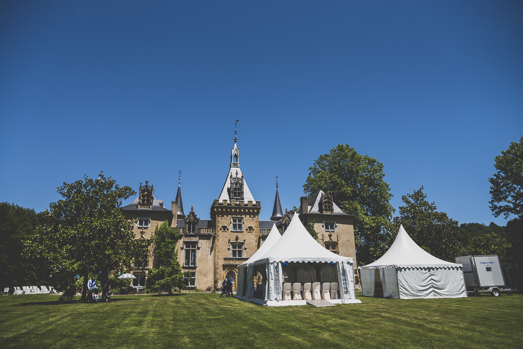 Wedding Photography French château - château and marquee - Wedding Photographer