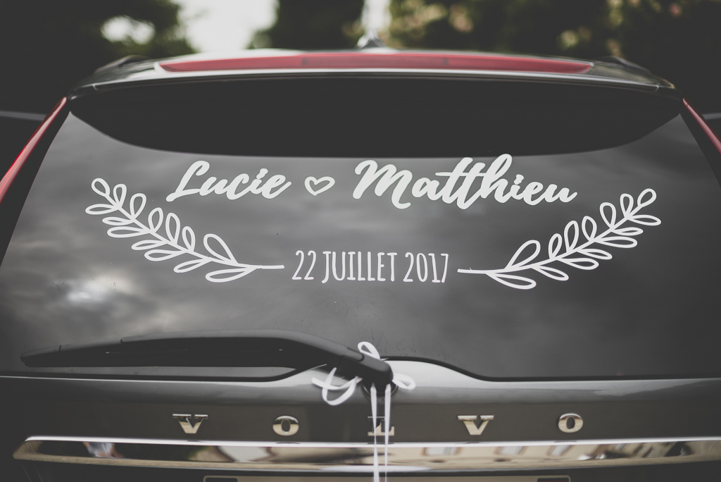 Wedding Photography Toulouse - car of bride and groom - Wedding Photographer