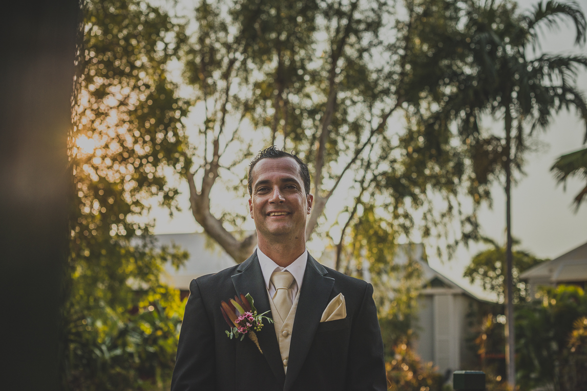 rozimages - photographie de mariage - marié souriant - Broome, Australie