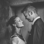 rozimages - photographie de portrait - session mariage - couple face à face, noir et blanc - Mercuès, France