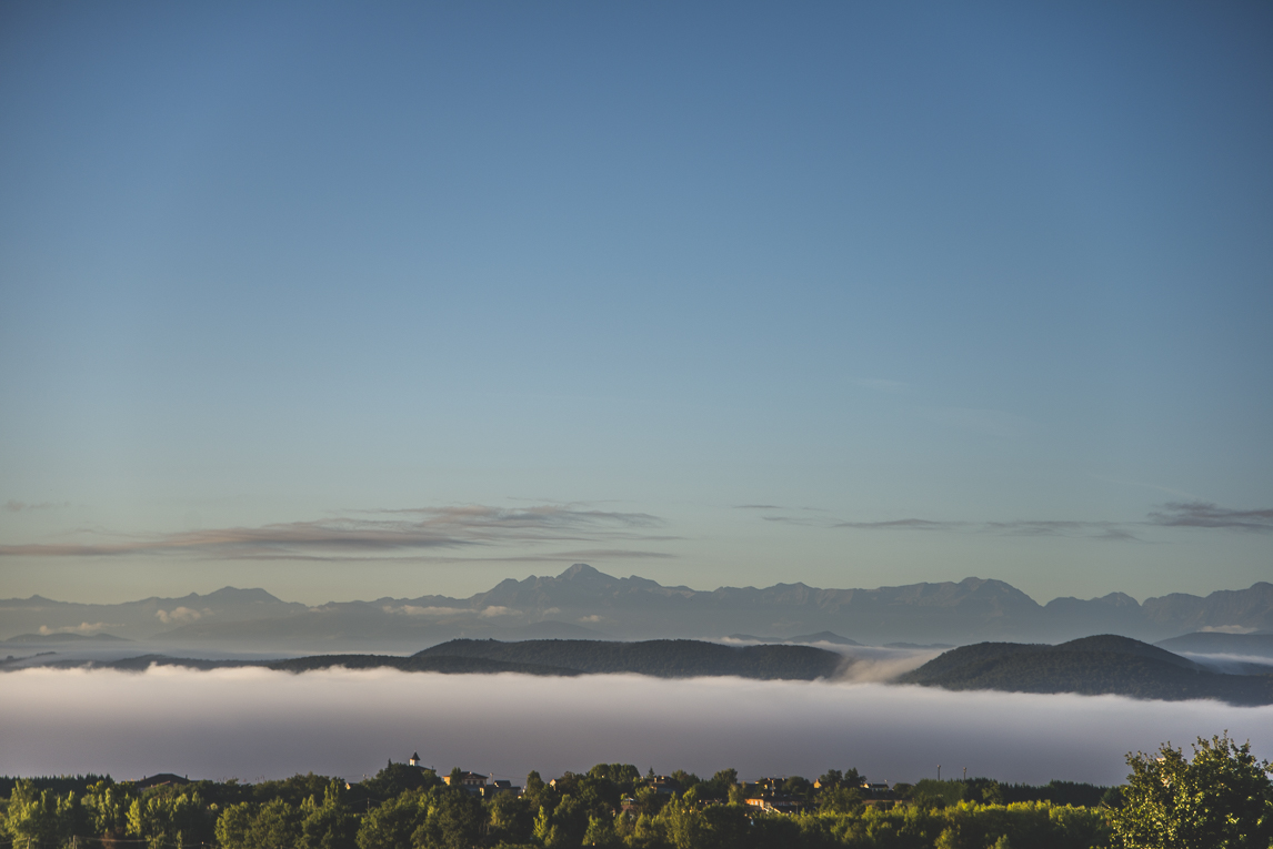rozimages - travel photography - view of mountains behind foggy valley - Mondavezan, France
