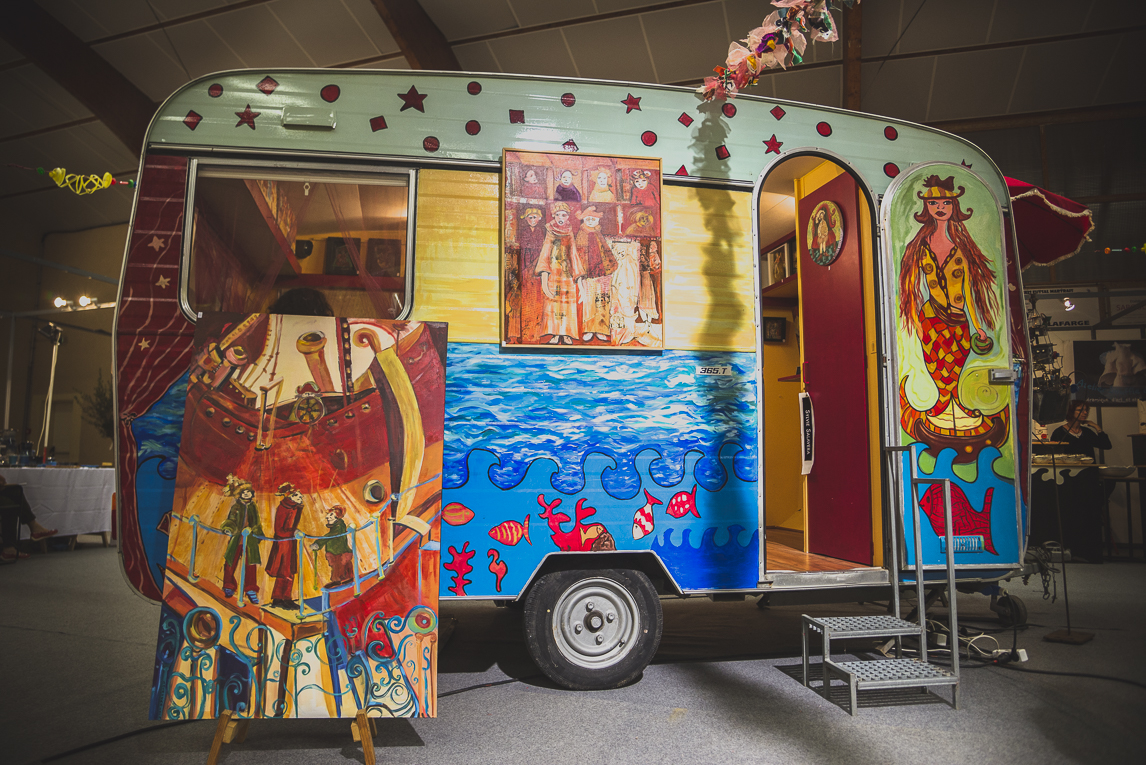 rozimages - Event photography - Salon des Arts et du Feu 2015 - coloured caravan - Martres-Tolosane, France