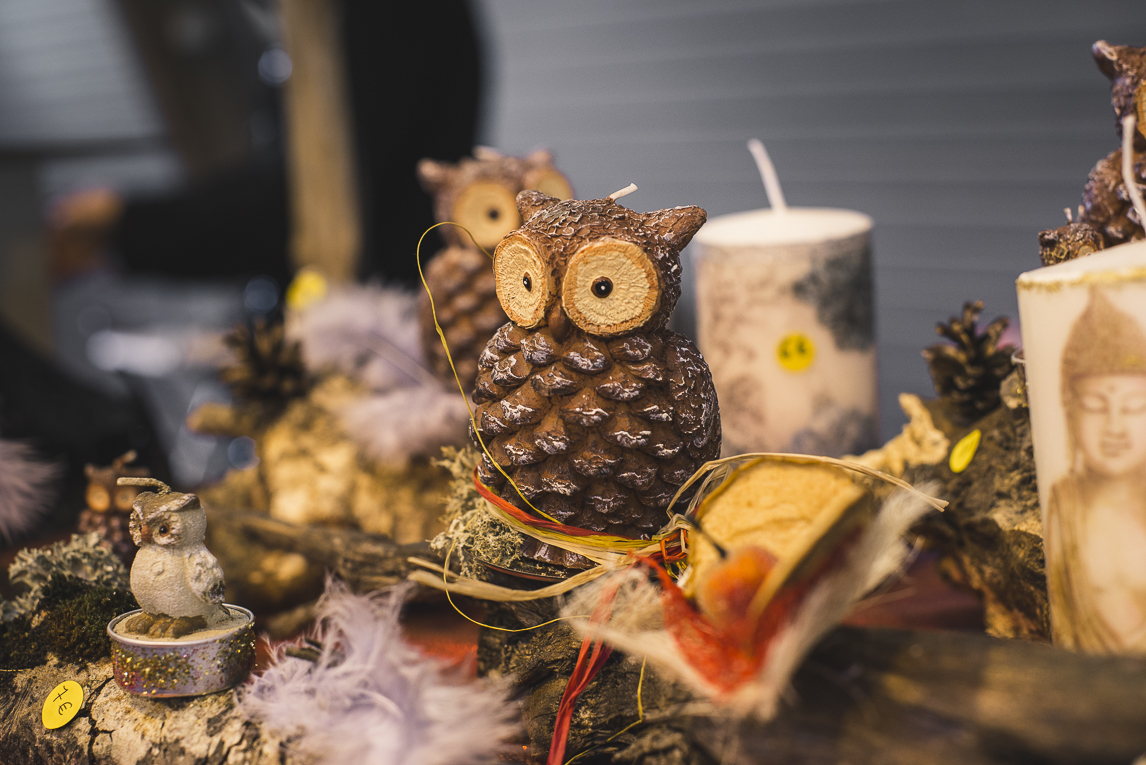 rozimages - event photography - community event - Christmas Market 2015 - owl sculpture - Mondavezan, France