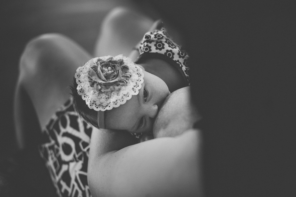 rozimages - family photography - newborn photography - newborn being breastfed by mum - Broome, Australia