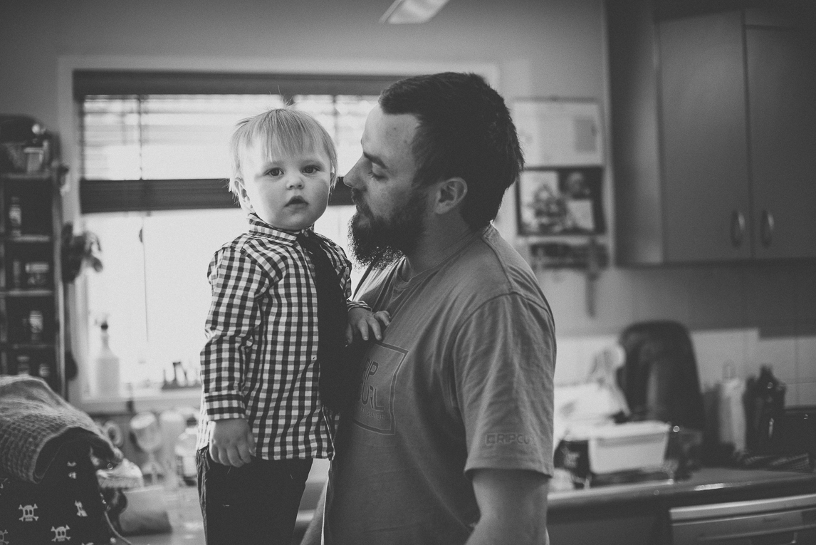 rozimages - photographie de famille - photographie de nouveaux-nés - petit garçon et son papa - Broome, Australie