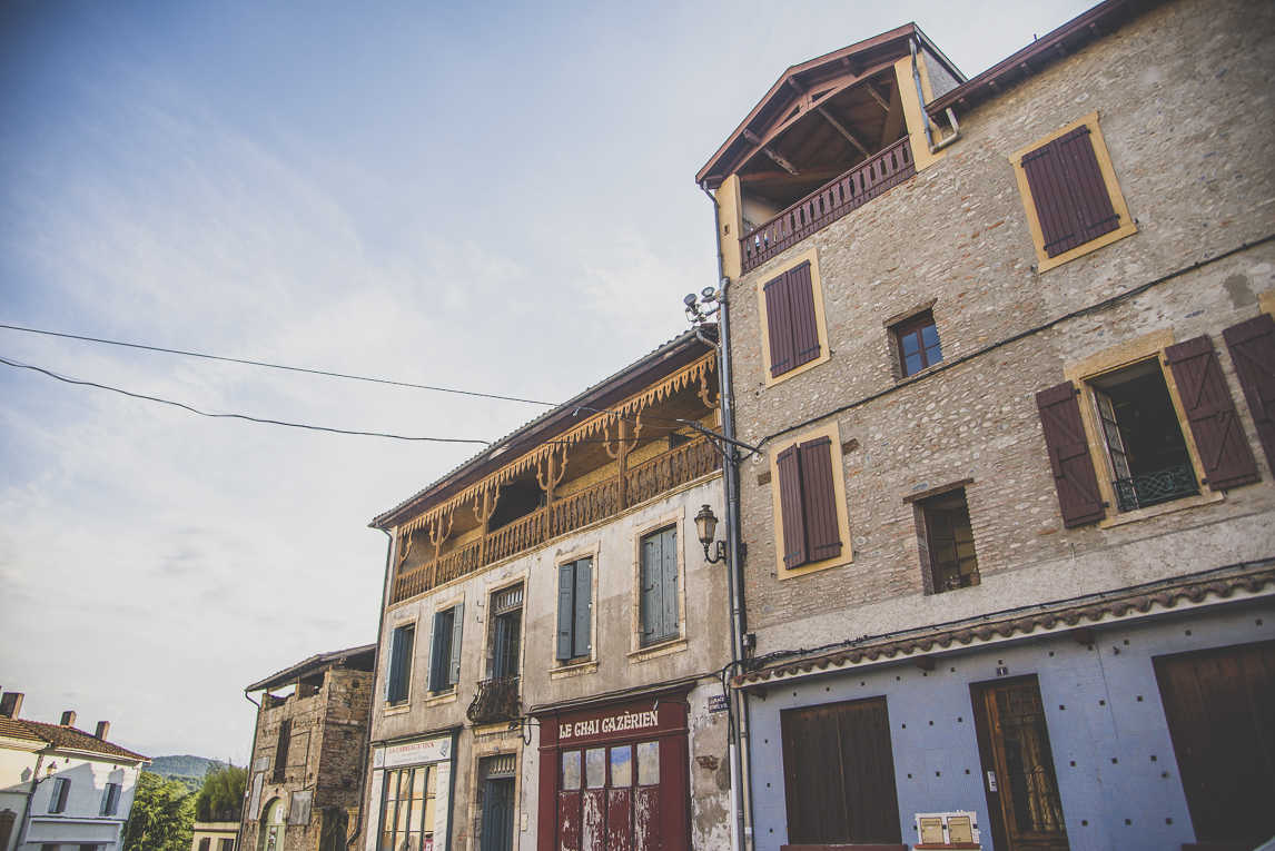 rozimages - travel photography - street buildings - Cazères, France