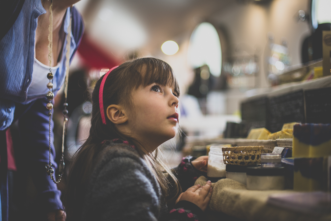 Salon Bien-être et Créations - Little girl and soap - Event Photographer