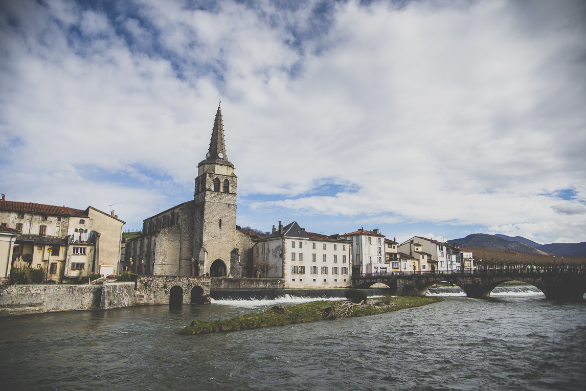 Photo de la ville de Saint-Girons - église et rivière - Photographe Saint-Girons