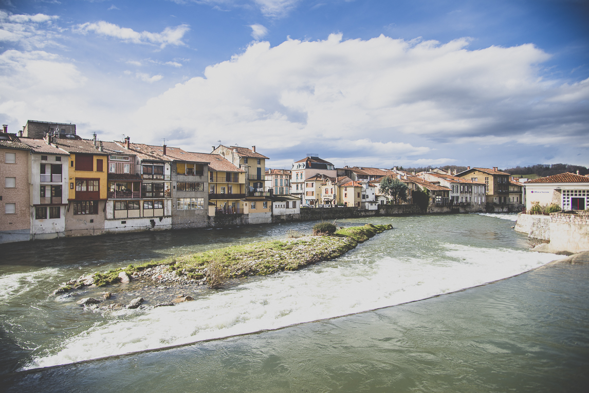 Photo de la ville de Saint-Girons - bâtiments et rivière - Photographe Saint-Girons