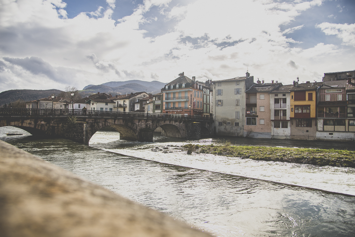 Photo de la ville de Saint-Girons - bâtiments, pont et rivière - Photographe Saint-Girons