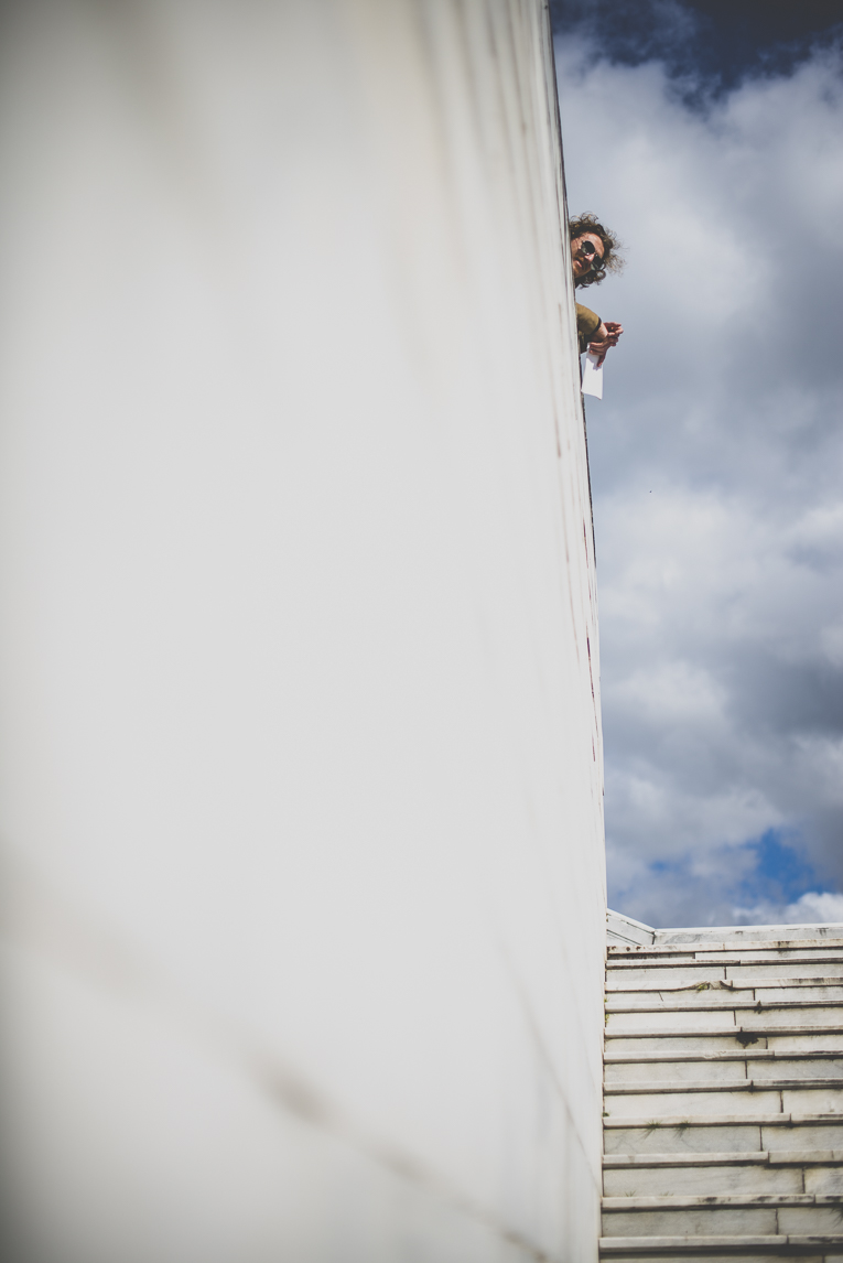 Photo de la ville de Saint-Gaudens - escaliers et homme - Photographe Saint-Gaudens