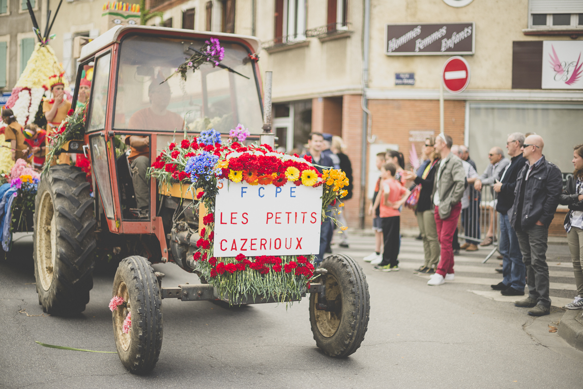 Fête des fleurs Cazères 2016 - decorated tractor in parade - Event Photographer