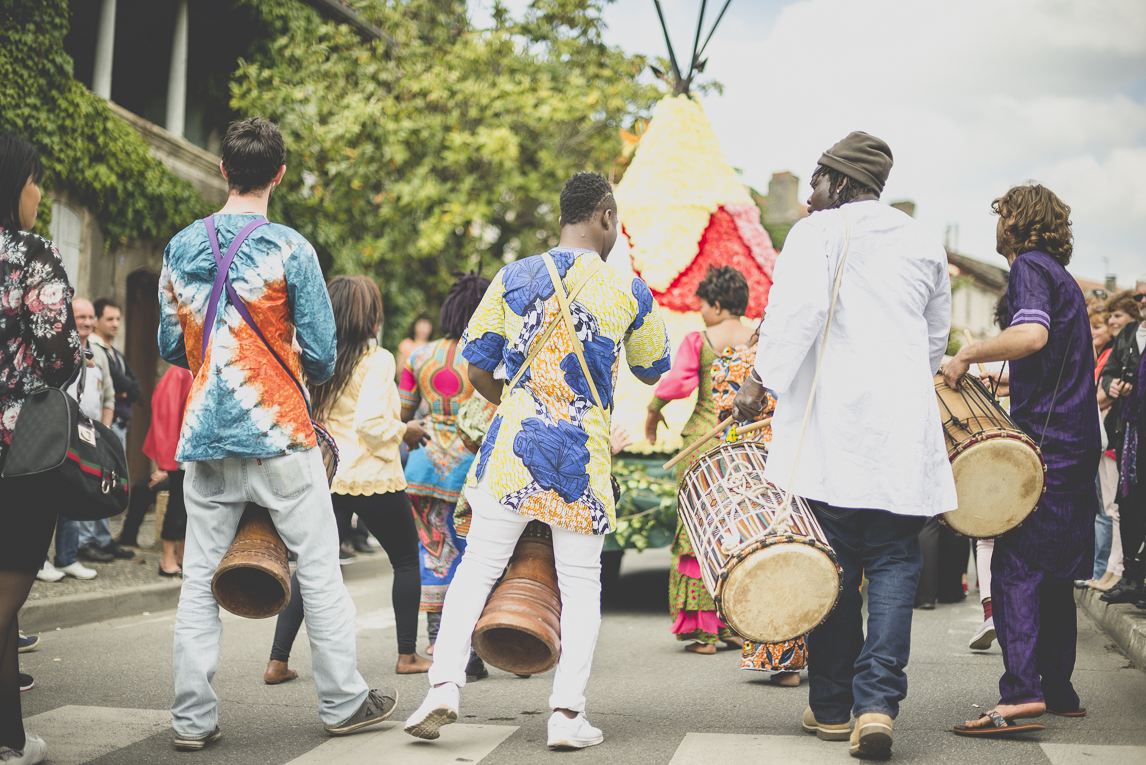 Fête des fleurs Cazères 2016 - parade participants playing djembe drums - Event Photographer