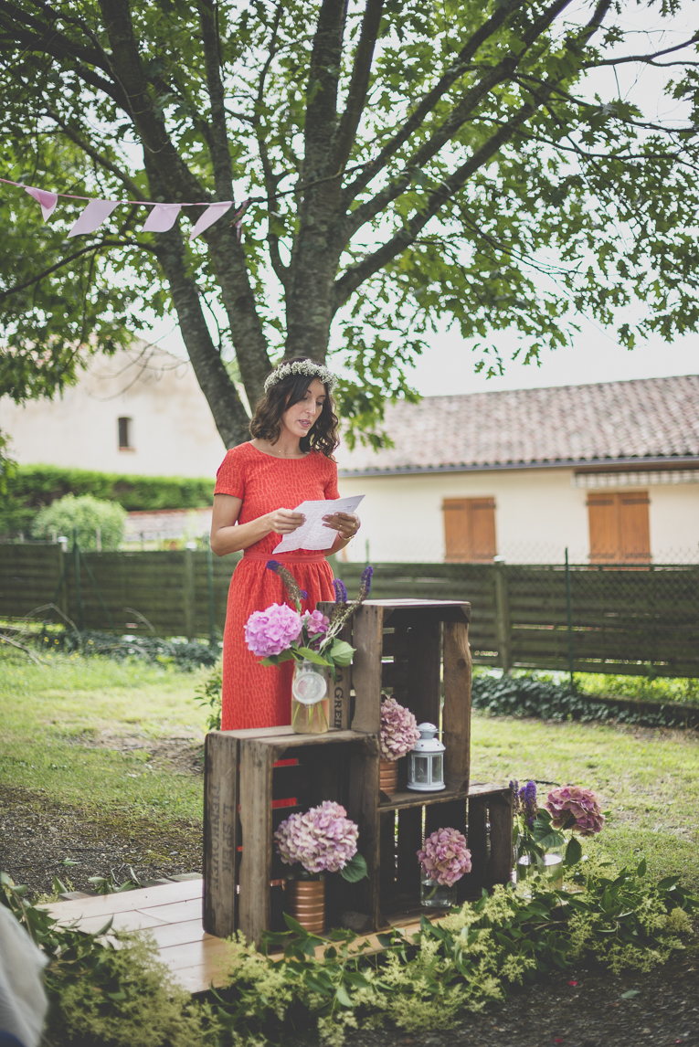 Reportage mariage Toulouse - discours pendant cérémonie laïque - Photographe mariage