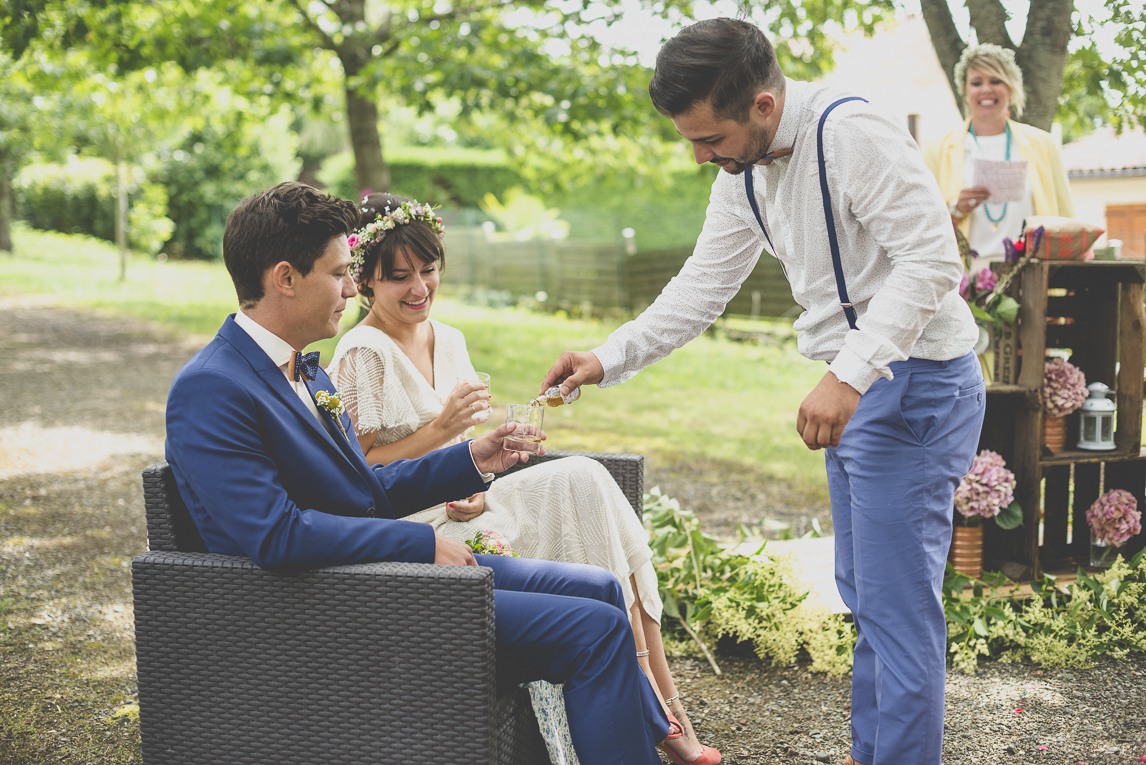 Reportage mariage Toulouse - mariés pendant cérémonie laïque - Photographe mariage