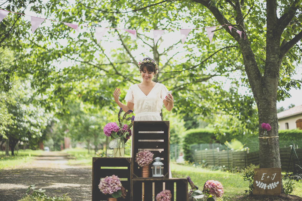 Reportage mariage Toulouse - discours de la mariée pendant cérémonie laïque - Photographe mariage