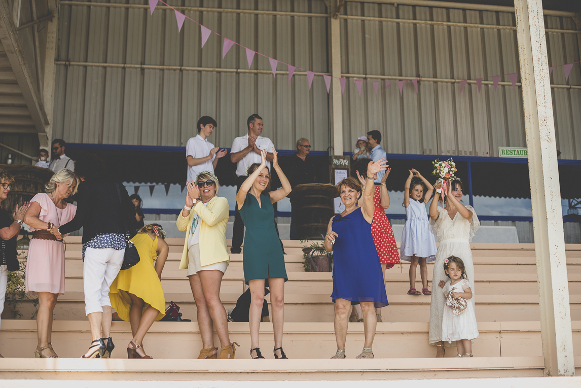 Reportage mariage Toulouse - invités dansent - Photographe mariage