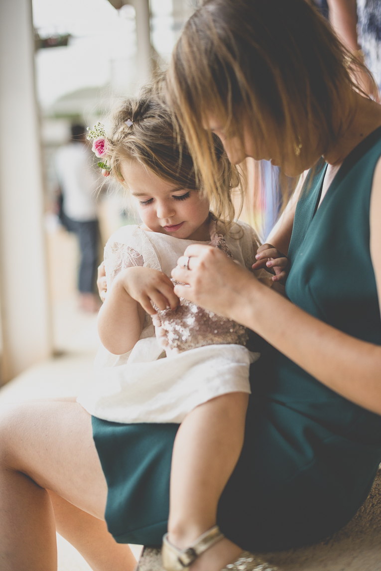 Reportage mariage Toulouse - petite fille et tata - Photographe mariage