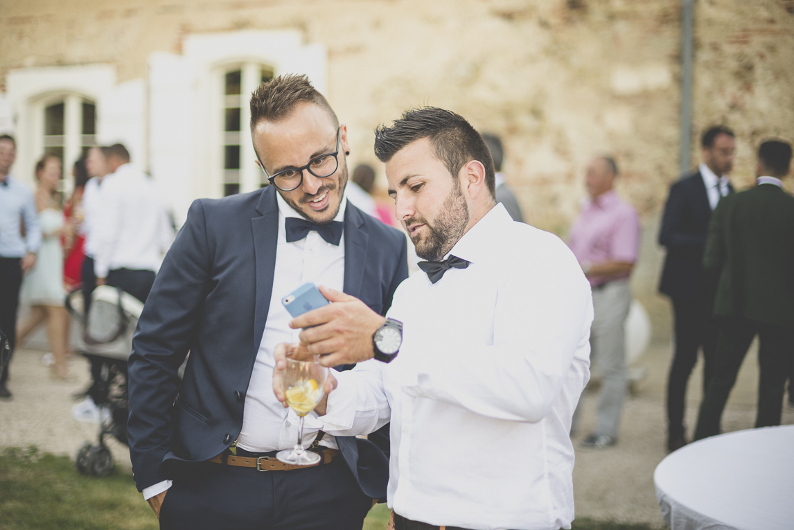 Reportage mariage Sud-Toulousain - invités au vin d'honneur - Photographe mariage