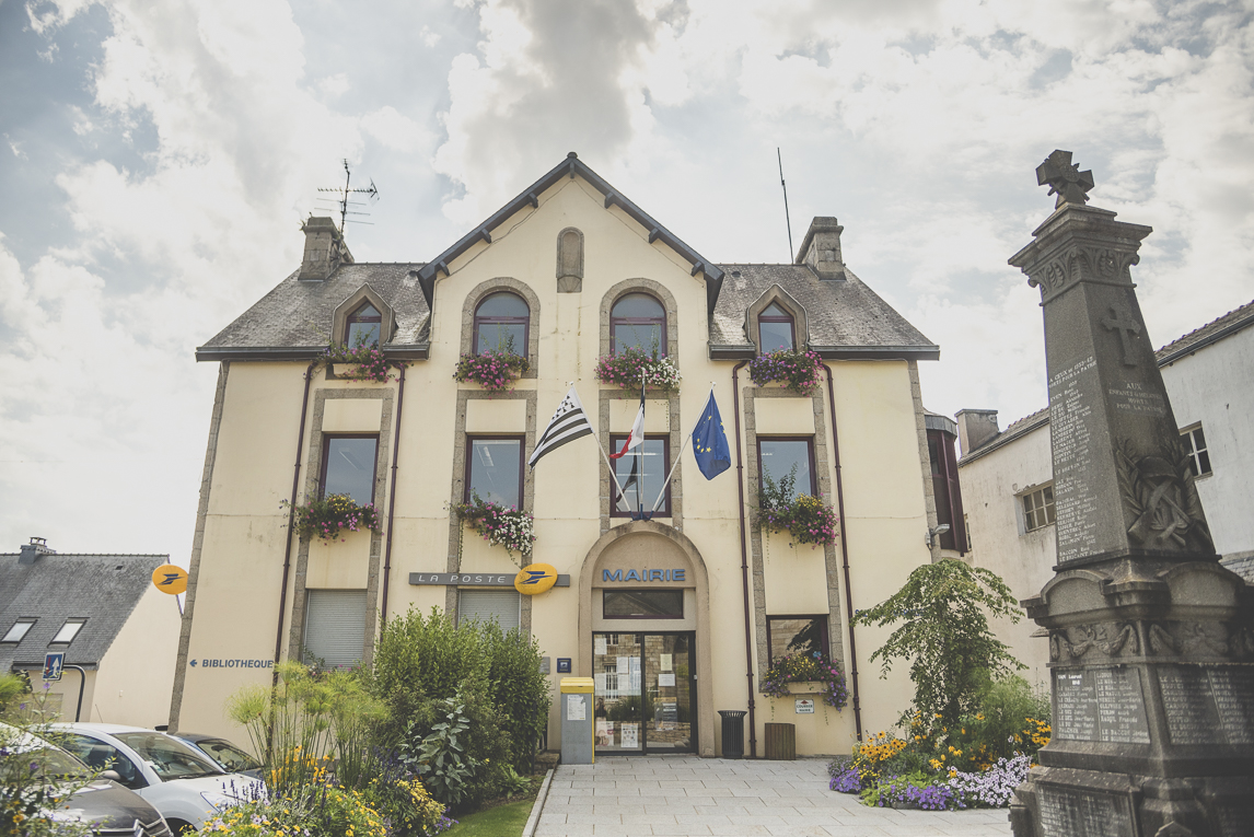 Reportage mariage Bretagne - mairie de Melgven - Photographe mariage