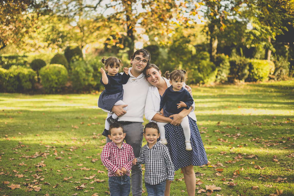 Séance photo famille - portrait de famille avec quatre enfants - Photographe famille