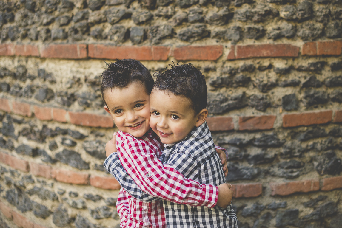 Family photo session - two little boys hugging - Family Photographer