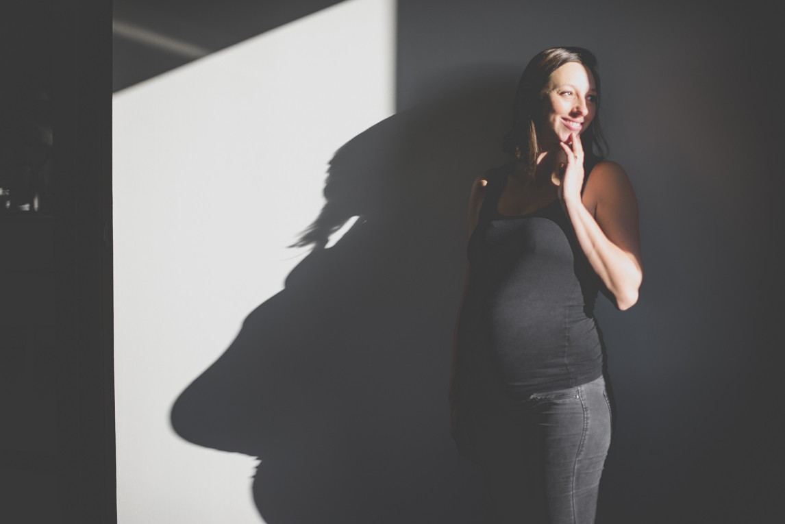 Pregnancy photo-shoot - shadow of pregnant woman - Pregnancy Photographer