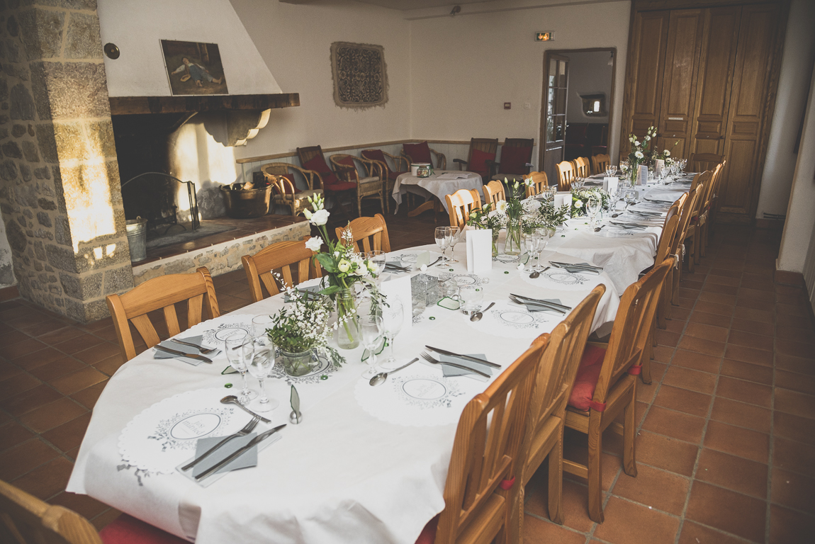 Winter Wedding Photography - long decorated table in holiday cottage - Wedding Photographer