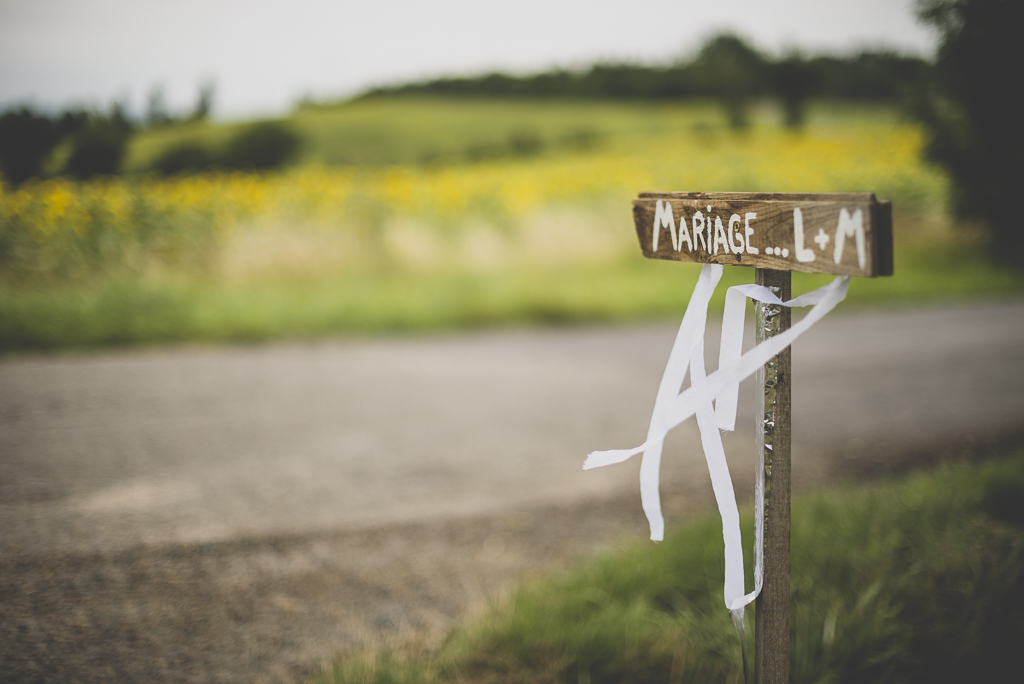 Reportage mariage Toulouse - panneau d'entrée pour mariage - Photographe mariage