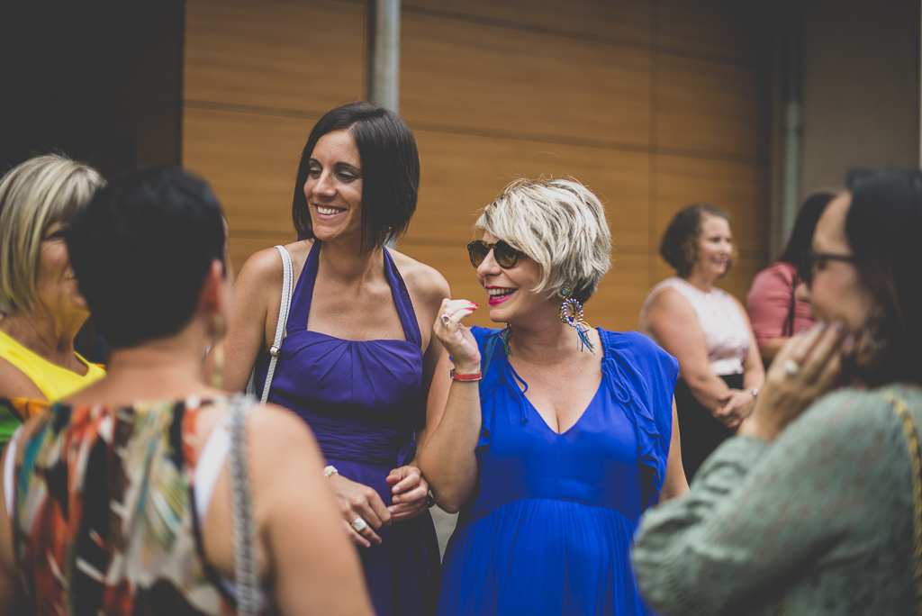 Reportage mariage Toulouse - retrouvailles des invités - Photographe mariage