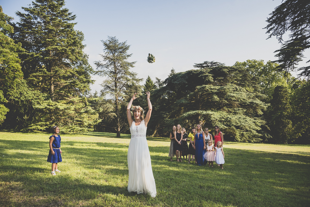 Reportage mariage Toulouse - jeté du bouquet - Photographe mariage