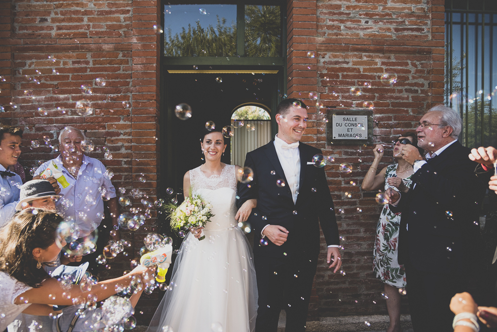 Wedding  Toulouse - bride and groom exiting town hall - Wedding Photographer Toulouse