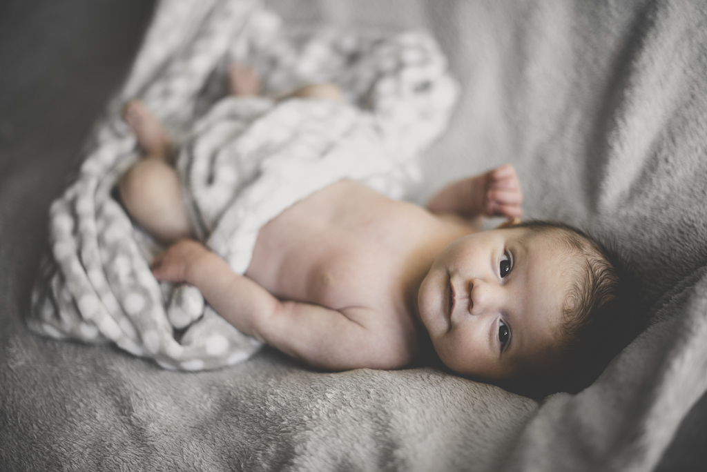 Newborn session at home Saint-Gaudens - Newborn Photographer