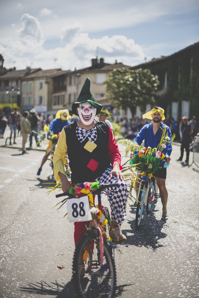 Fete des fleurs Cazeres 2018 - velo et cycliste decores - Photographe Haute-Garonne