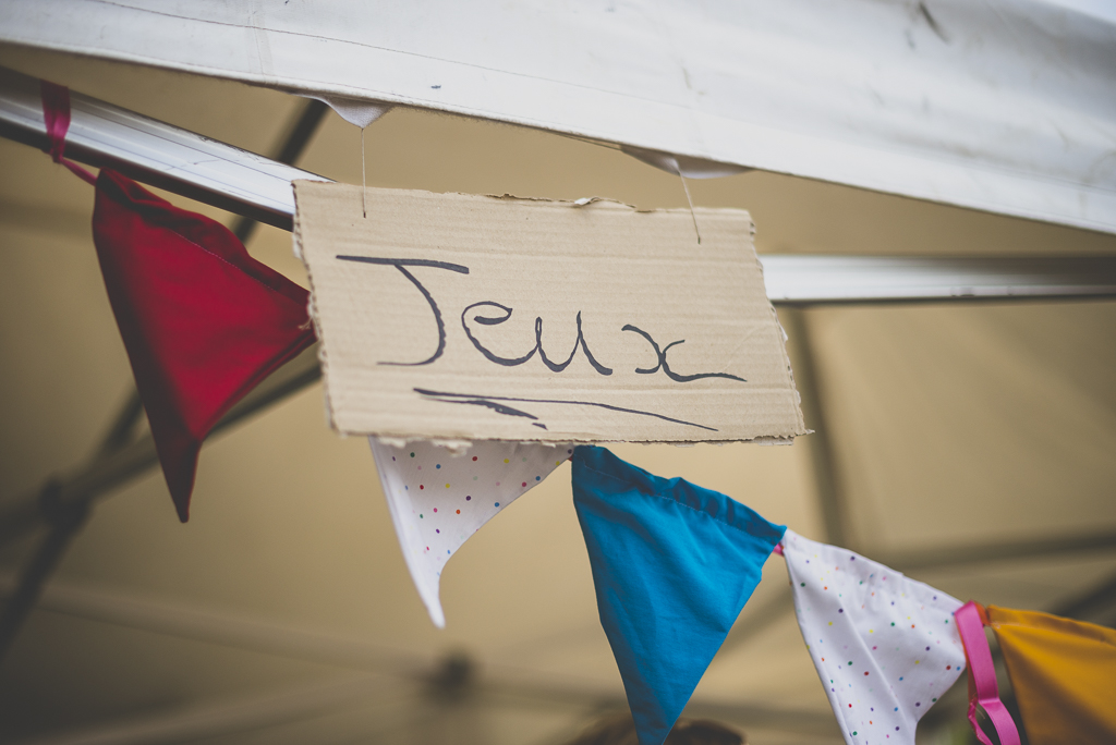 Reportage mariage Haute-Garonne - panneau jeux - Photographe mariage