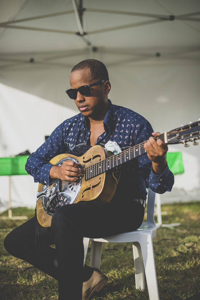 Reportage mariage Haute-Garonne - joueur de guitare - Photographe mariage