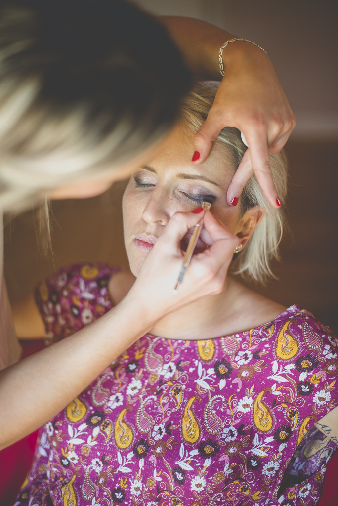 Reportage mariage Haute-Garonne - maquillage de la mariée - Photographe mariage Saint-Gaudens