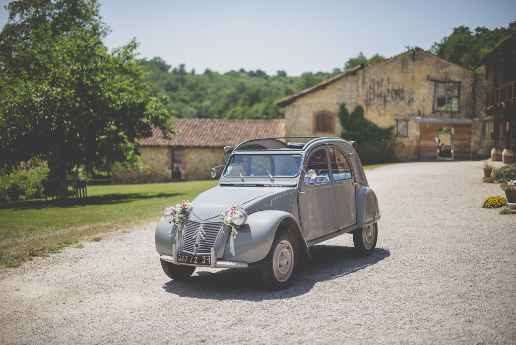 Reportage mariage Haute-Garonne - Citroen 2CV - Photographe mariage Saint-Gaudens