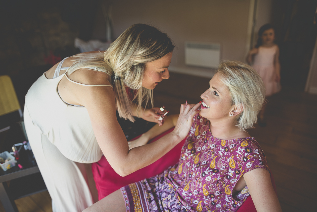 Reportage mariage Haute-Garonne - maquillage de la mariée - Photographe mariage Saint-Gaudens