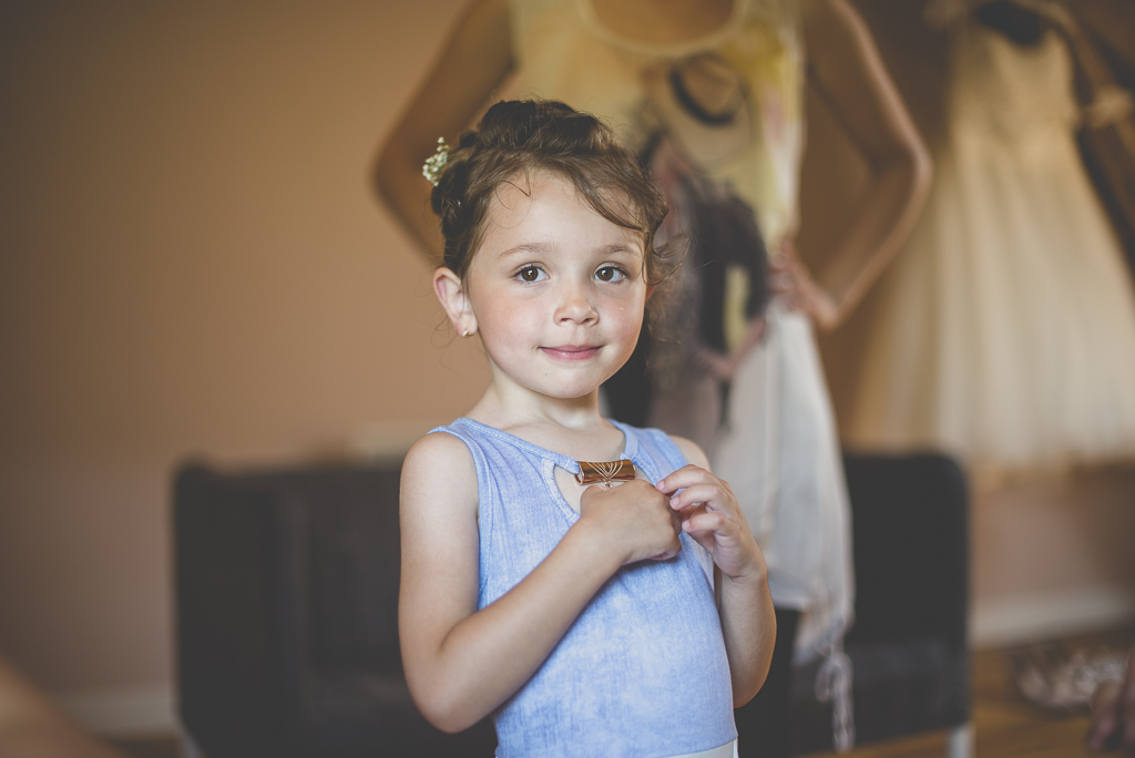 Reportage mariage Haute-Garonne - portrait de petite fille - Photographe mariage Saint-Gaudens