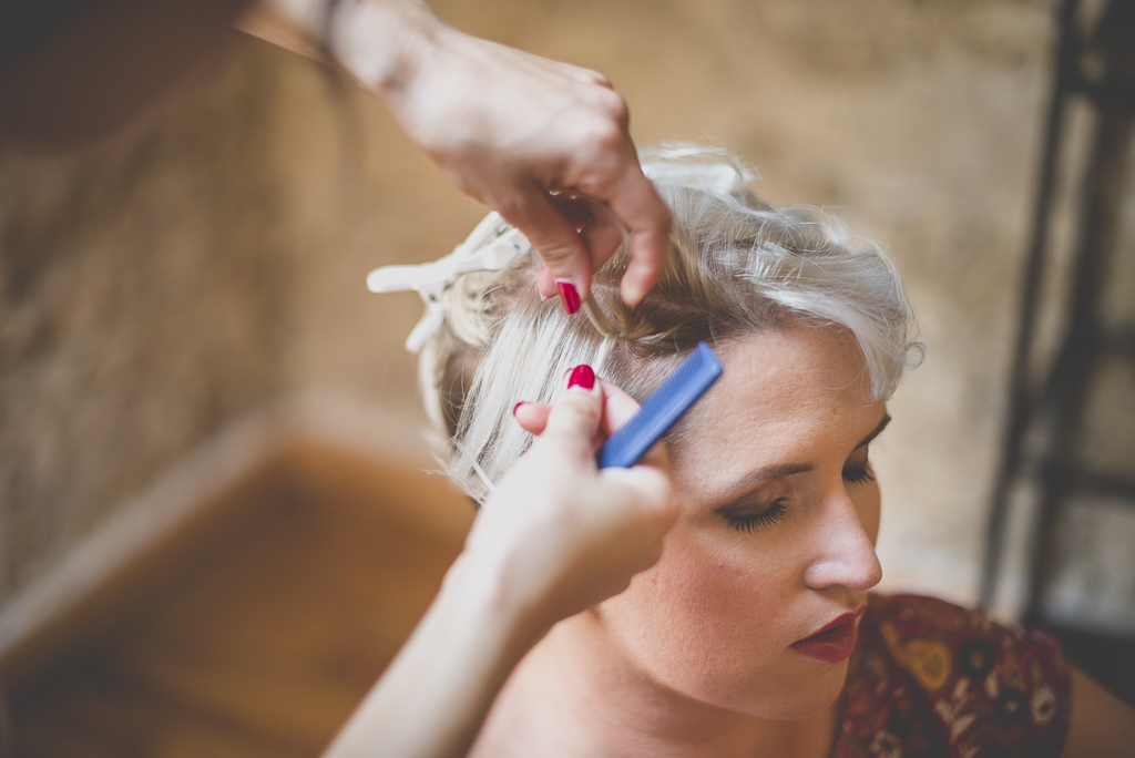 Reportage mariage Haute-Garonne - coiffure de la mariée - Photographe mariage Saint-Gaudens