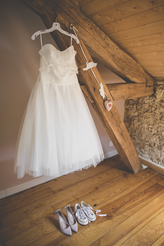 Wedding Photography Haute-Garonne - robe de mariée et chaussures - Wedding Photographer Saint-Gaudens