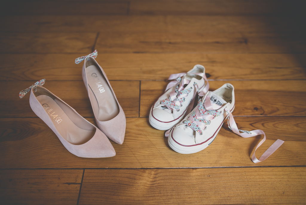 Wedding Photography Haute-Garonne - escarpins et tennis converses - Wedding Photographer Saint-Gaudens