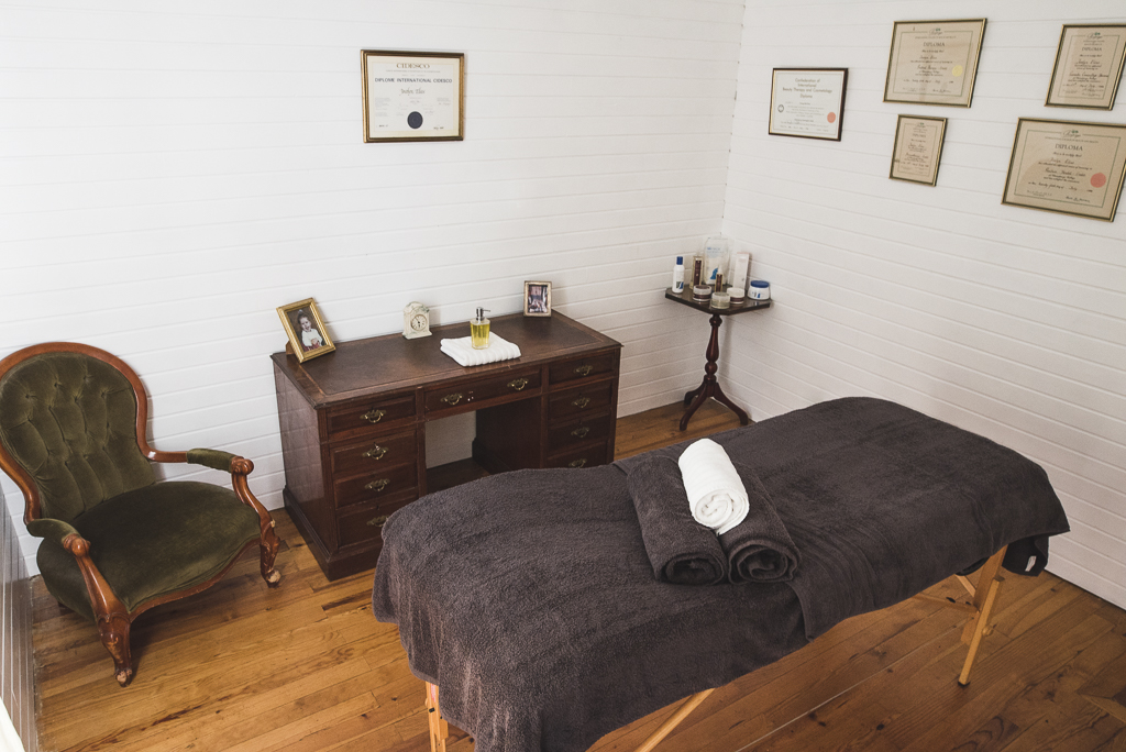 Séance photo chambres d'hôtes Ariège - pièce de massage - Photographe B&B